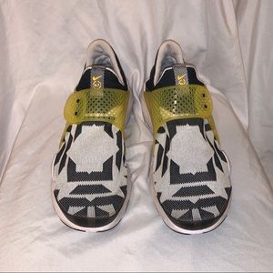 Nike Laceless n7 shoes